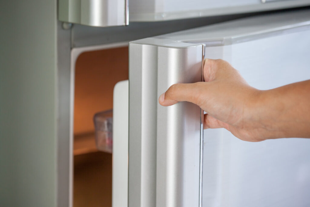 Fixing a Noisy Refrigerator